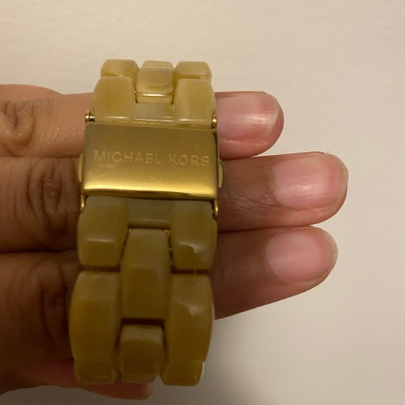Gold Michael Kors Bracelet watch - Picture 5 of 5